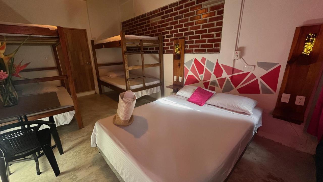 לוס נרנחוס Tayrona Juancho'S House Hostel & Coworking מראה חיצוני תמונה